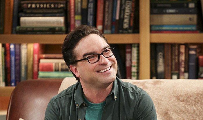 Johnny Galecki's house burns down.