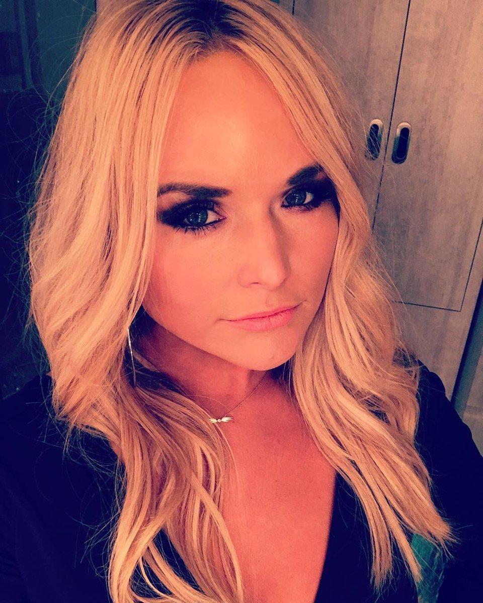 Miranda Lambert black dress