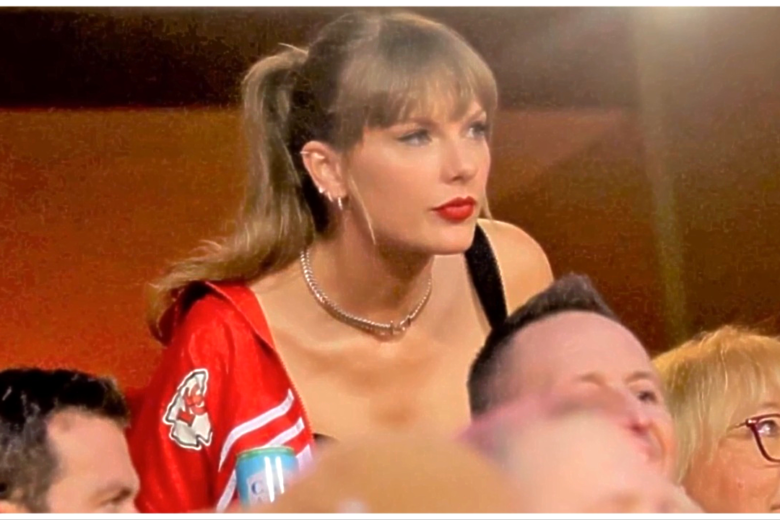 Taylor Swift at Travis Kelce Chiefs game