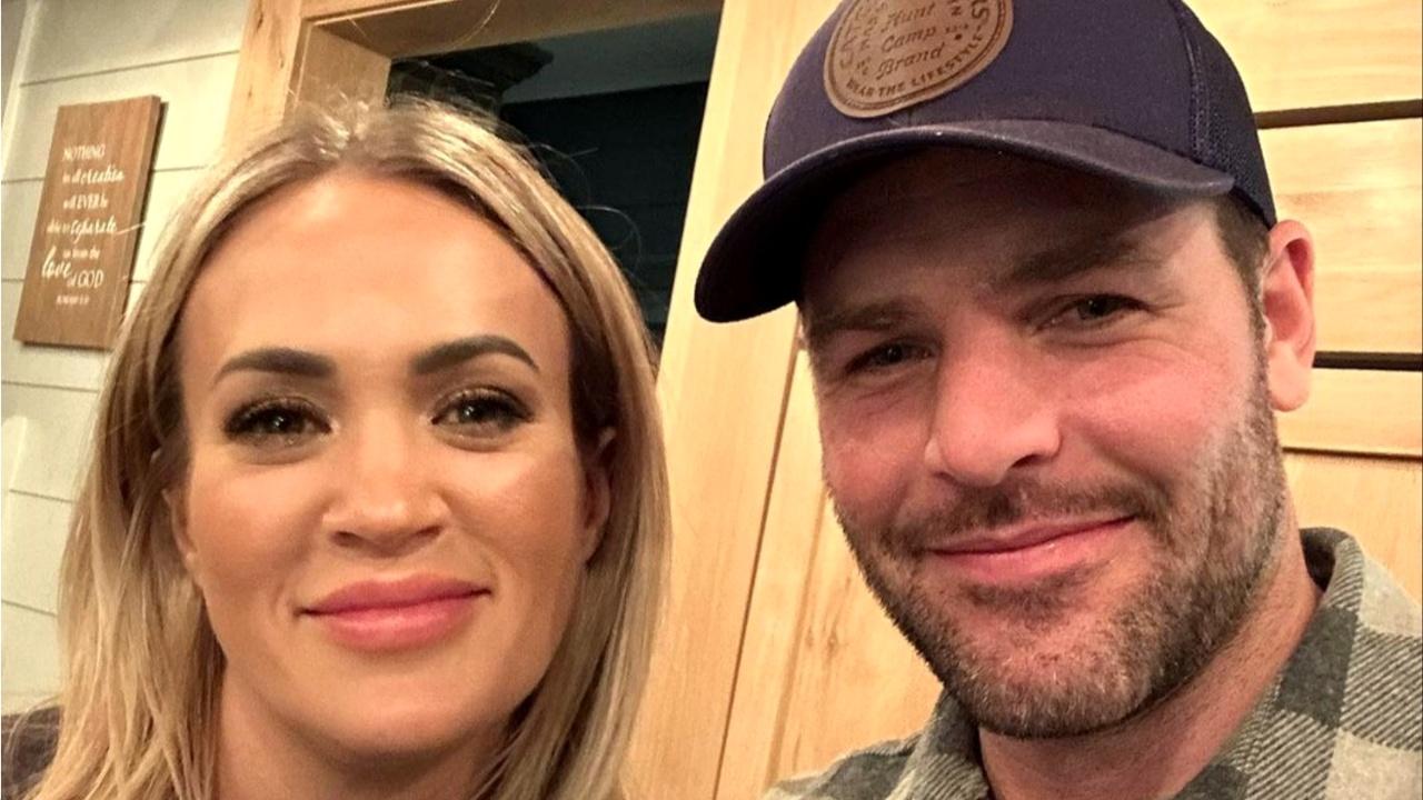 carrie underwood mike fisher selfie