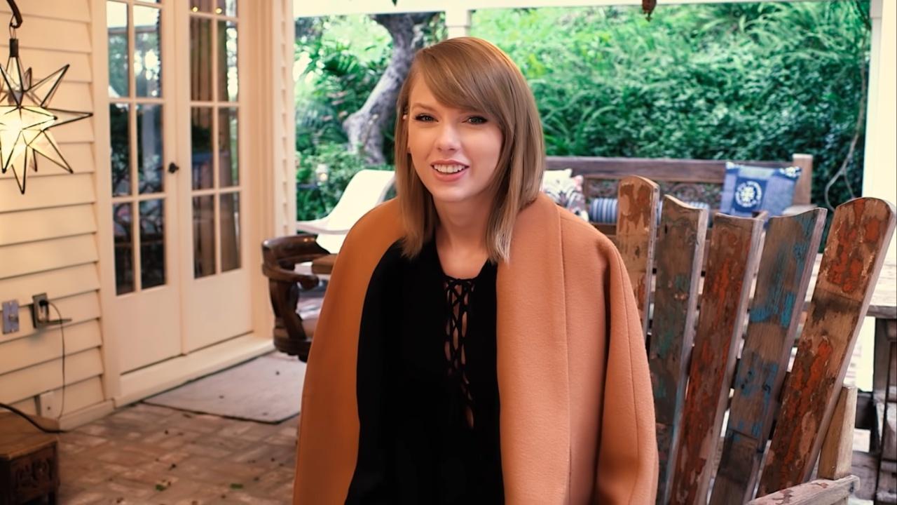 Taylor Swift smiling