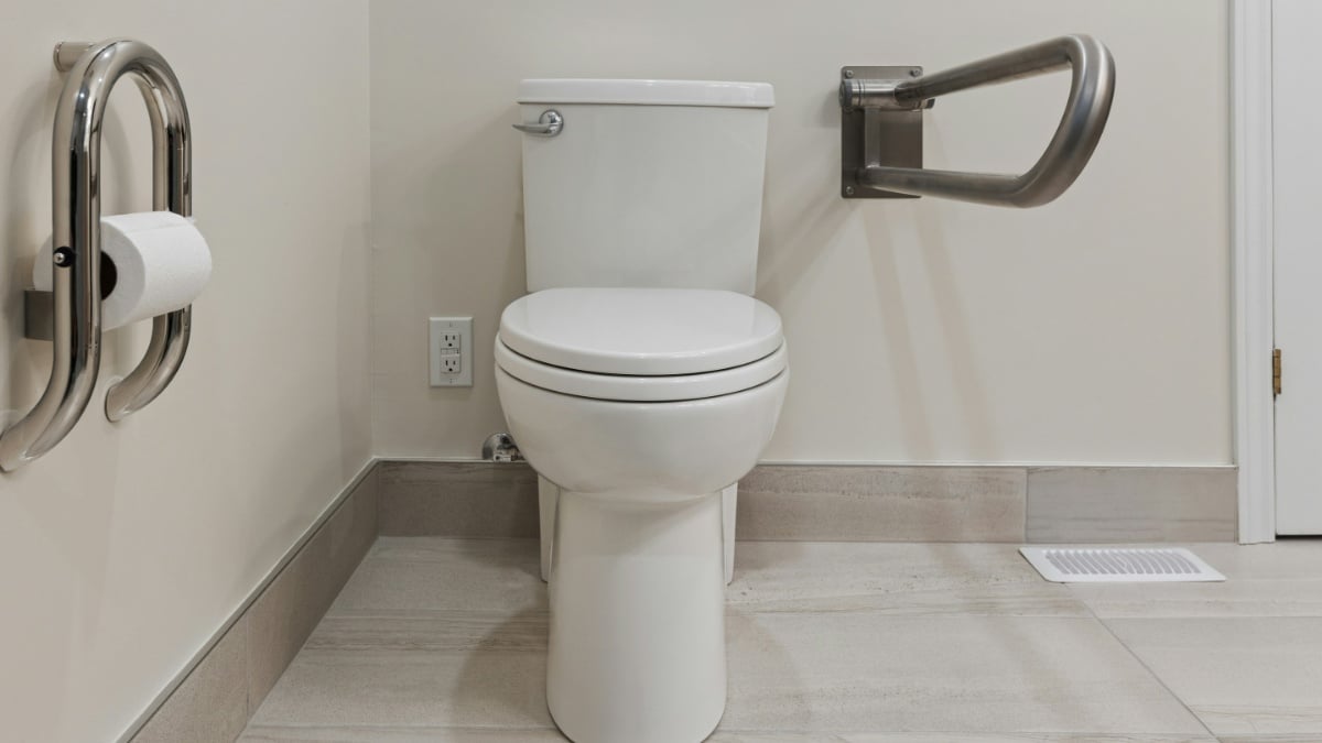 Indiana woman shoots husband in rage on the toilet