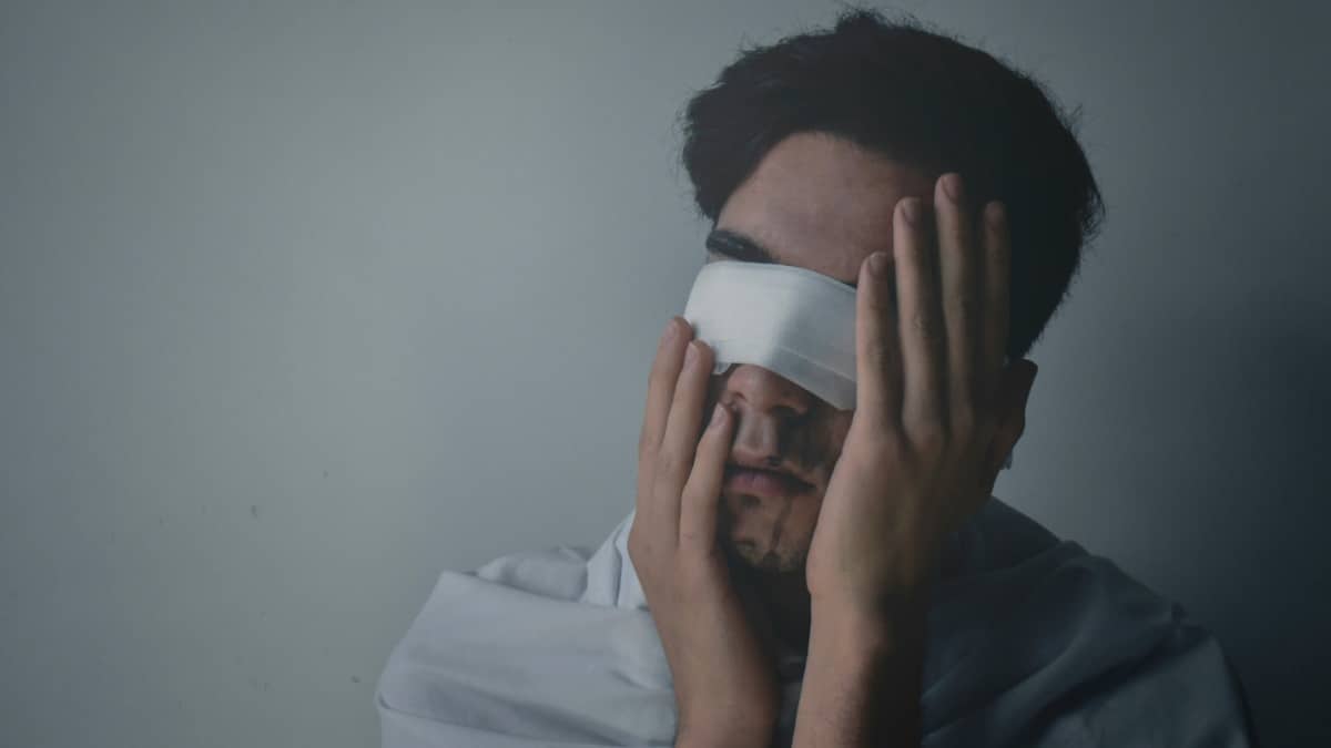 Arizona man suffers eye loss in attack