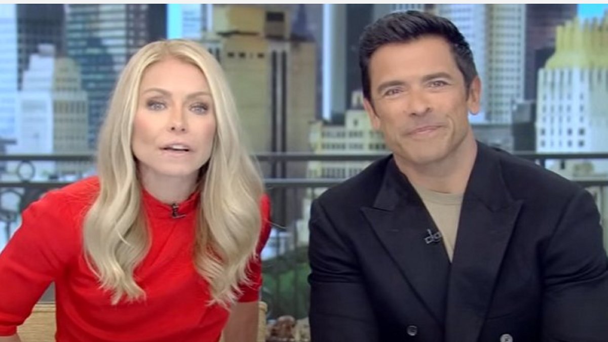 Kelly Ripa- Mark Consuleas