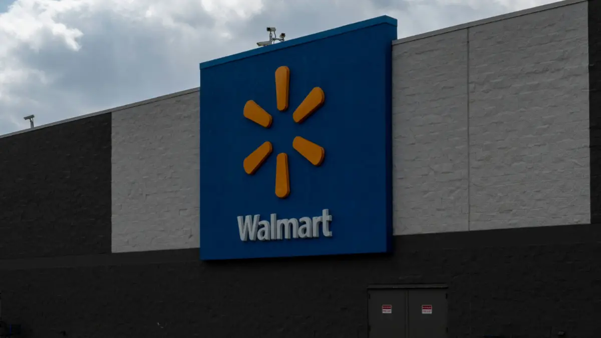 Wisconsin man stirs up MAGA drama at Walmart
