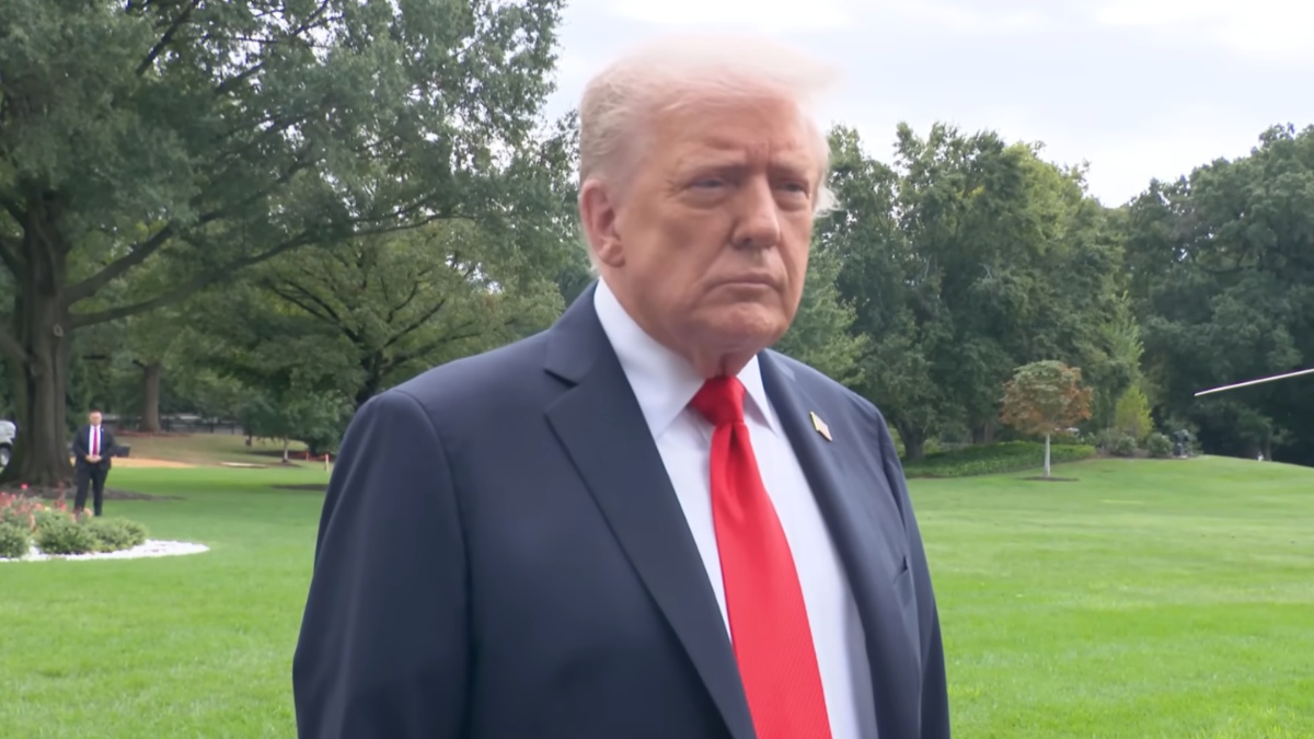 Donald Trump sparks concern with alleged blue pill photo